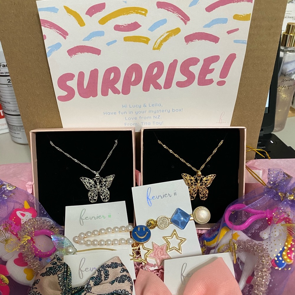 MYSTERY BOX - Picture 3 of 5